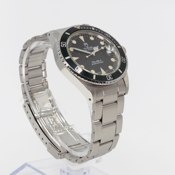 Side view of a vintage Tudor Submariner 76100